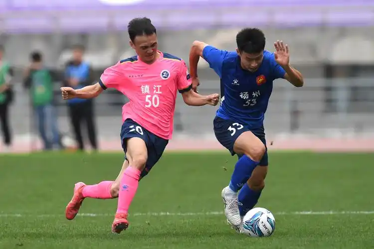 欧冠对决：里昂 VS 阿森纳